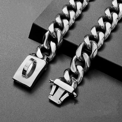 Stellar Gold Collar – Stylish Metal Dog Collar with Secure Clasp