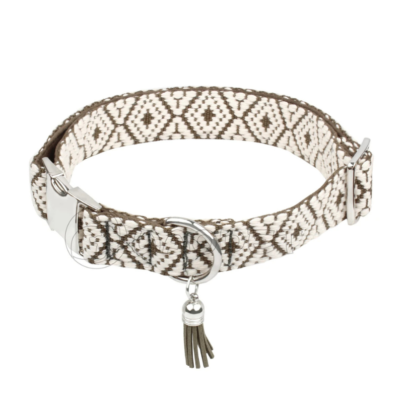 Collar with a Zigzag Pattern for Dogs