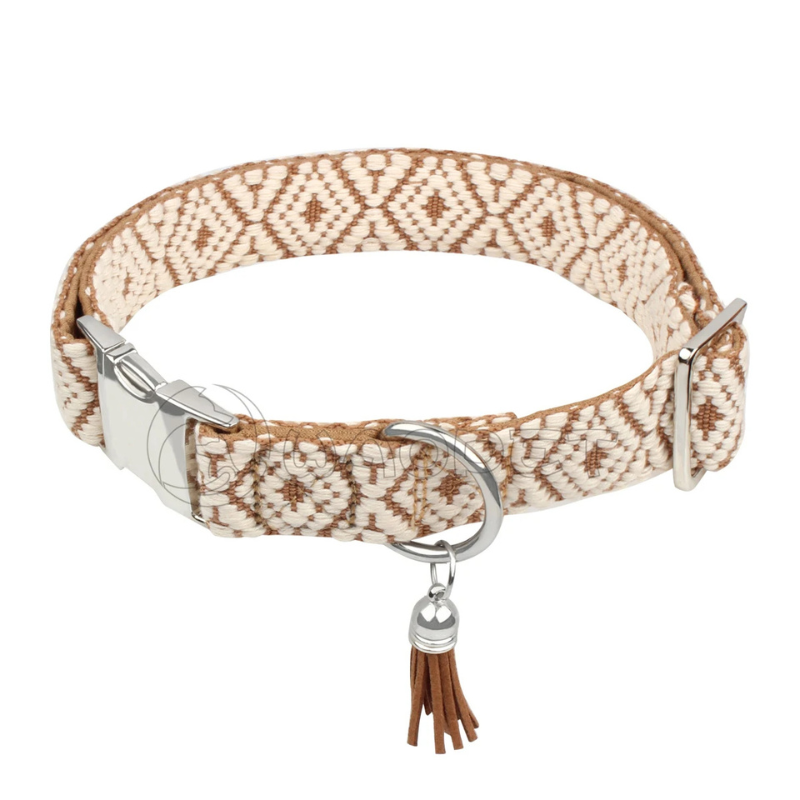 Collar with a Zigzag Pattern for Dogs