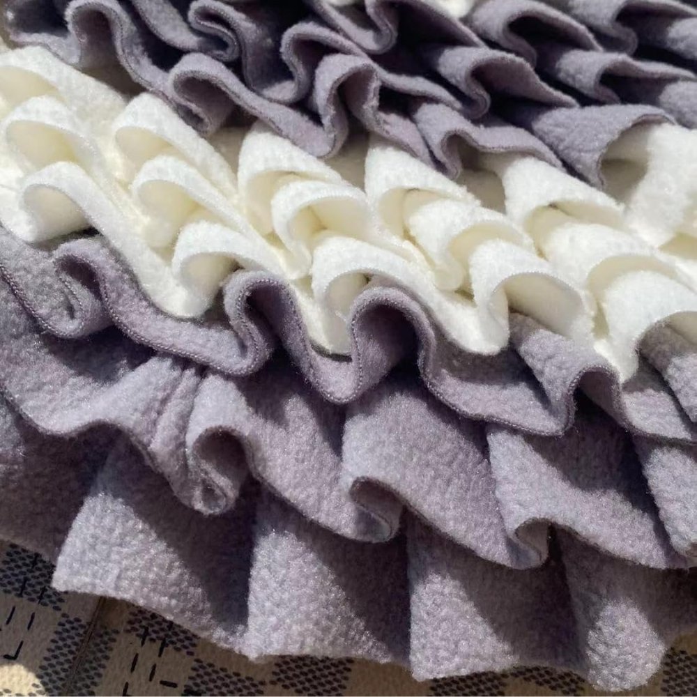 Interactive Snuffle Mat for Dogs – Durable Synthetic Fiber, Promotes Healthy Eating, Machine Washable 3